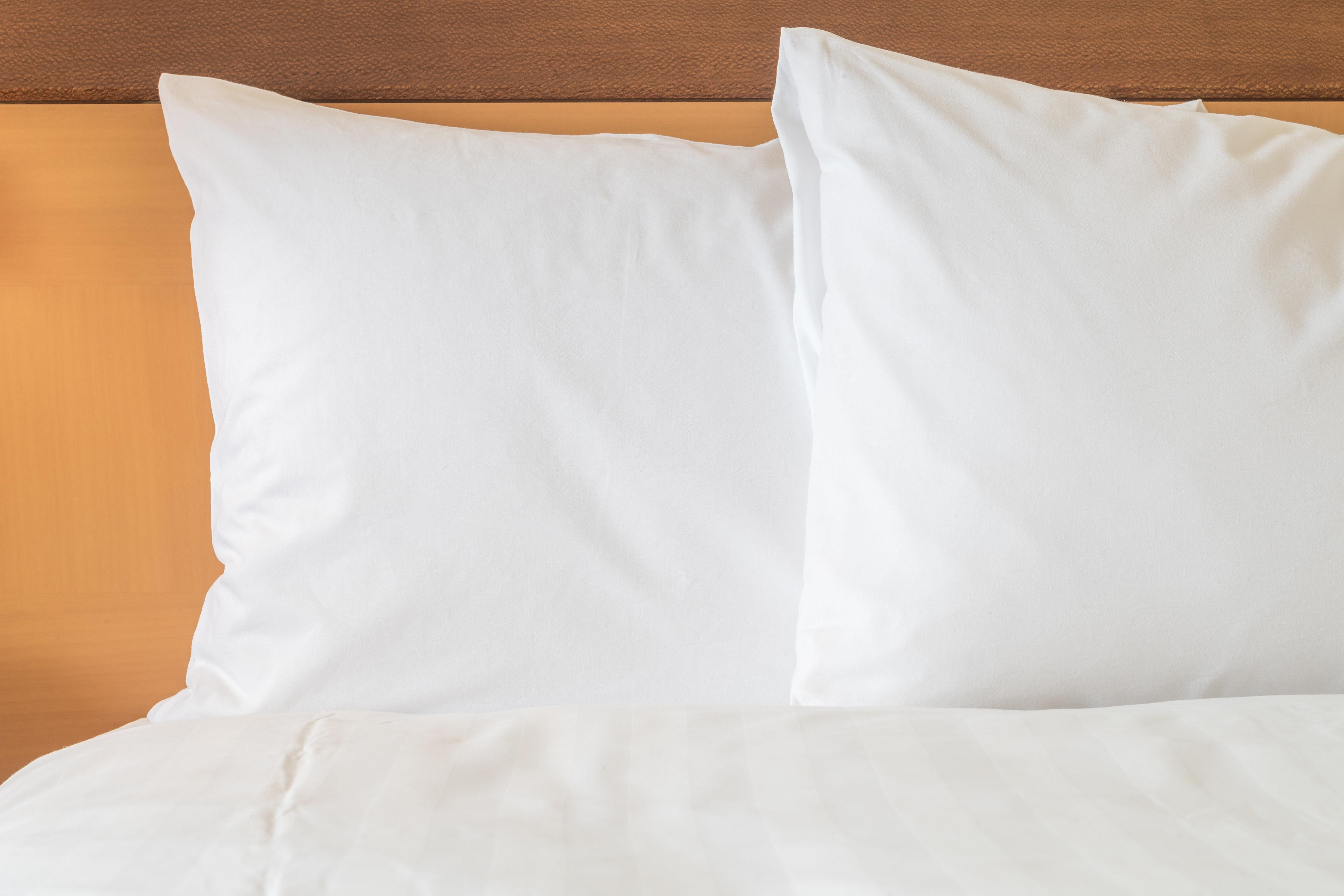 Holiday Inn Express And Suites Surrey By Ihg Buitenkant foto