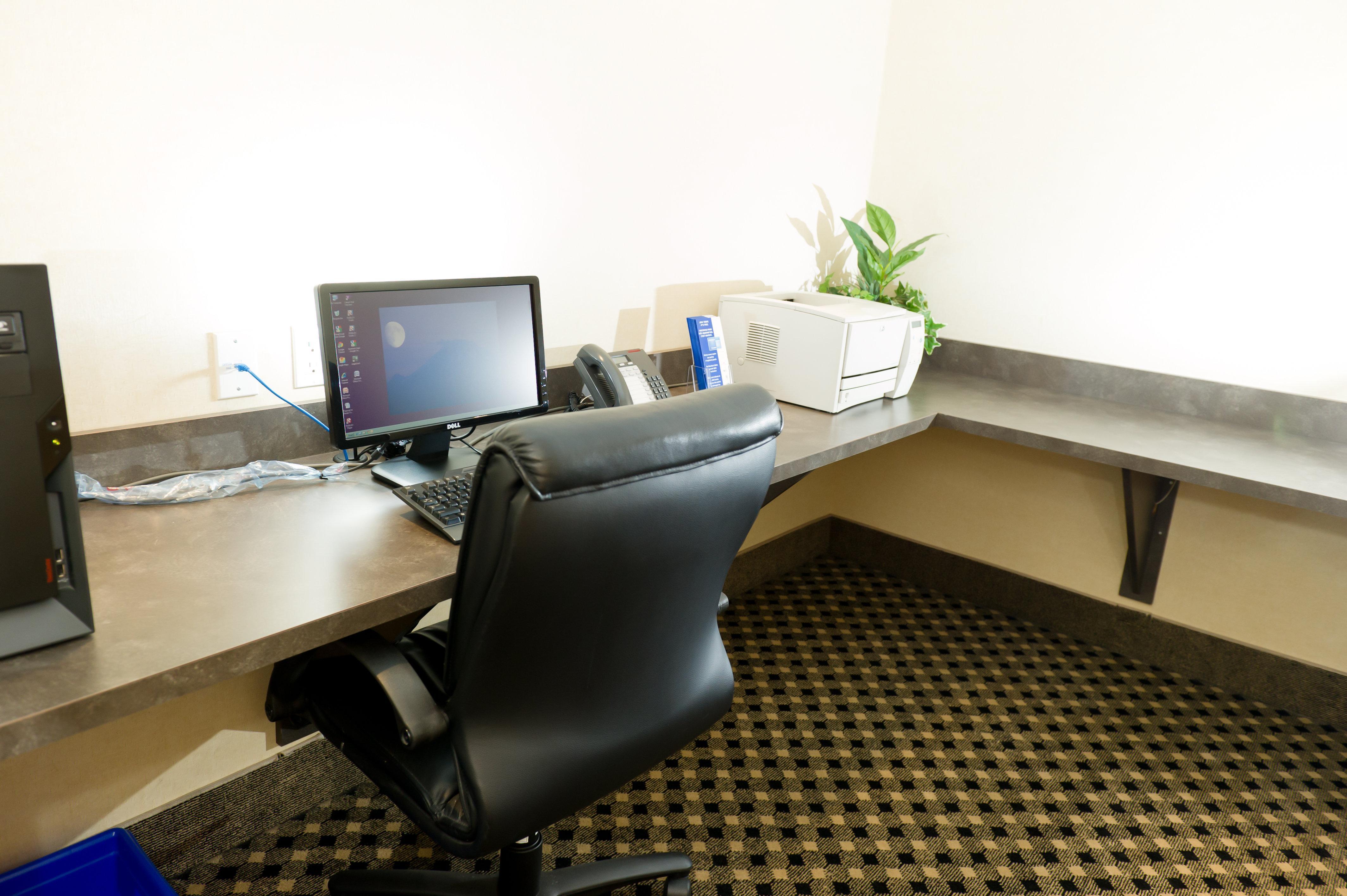 Holiday Inn Express And Suites Surrey By Ihg Buitenkant foto